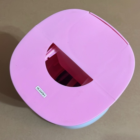 Hello Kitty Water Dispenser - Picture 10 of 11